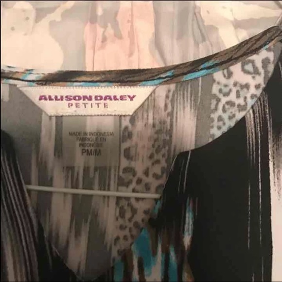 Patterned Blouse - Picture 3 of 3